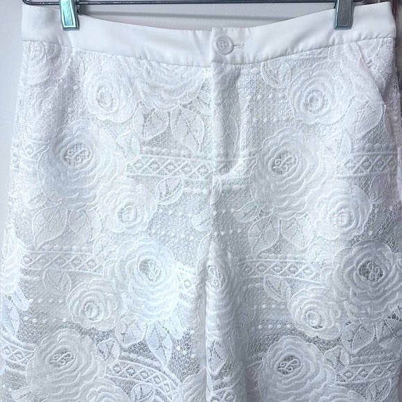 LES BABIES Lace White Cropped Pants - Size M - Picture 5 of 8